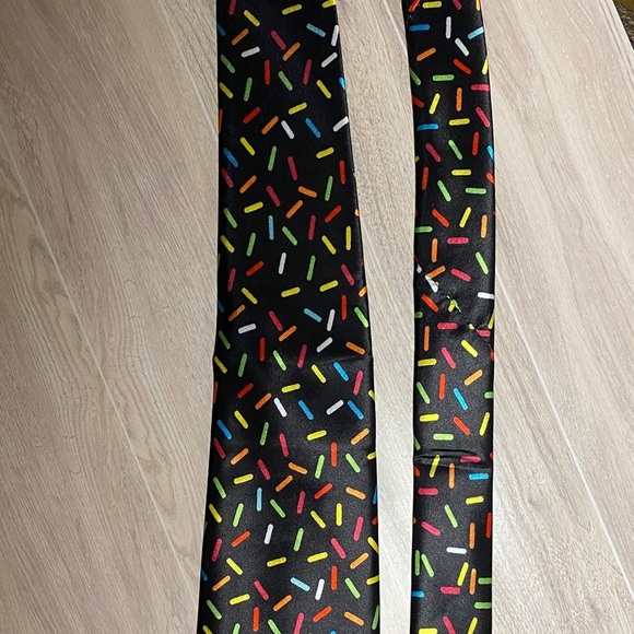 Amscan It’s My B-Day Black Tie with Colorful Sprinkles - Picture 7 of 14
